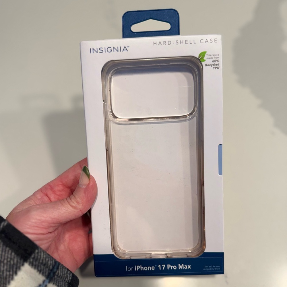 Insignia Clear Hard-Shell Case for iPhone 17 Pro Max